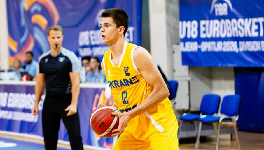 Гравець збірної України U-18 Євген Татунчак визначився з місцем продовження кар'єри